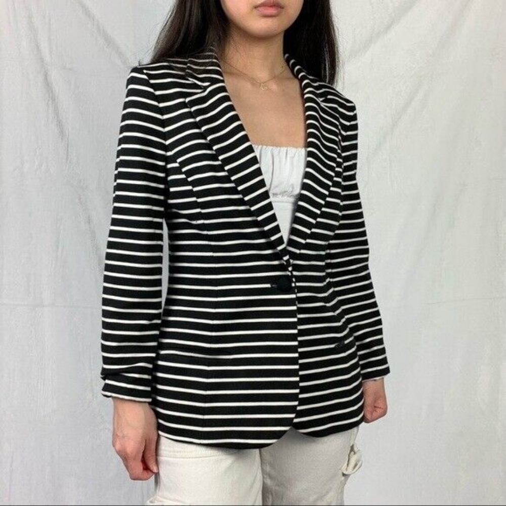 Guess Class Black and White Striped Blazer with Notched Lapels